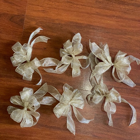 Handmade Ribbon bows set of 6 gold glitter wired ribbon striped 8x6 inch approx - Picture 10 of 13